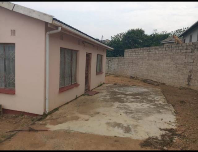 2 BEDROOM HOUSE FOR SALE IN KWAMASHU